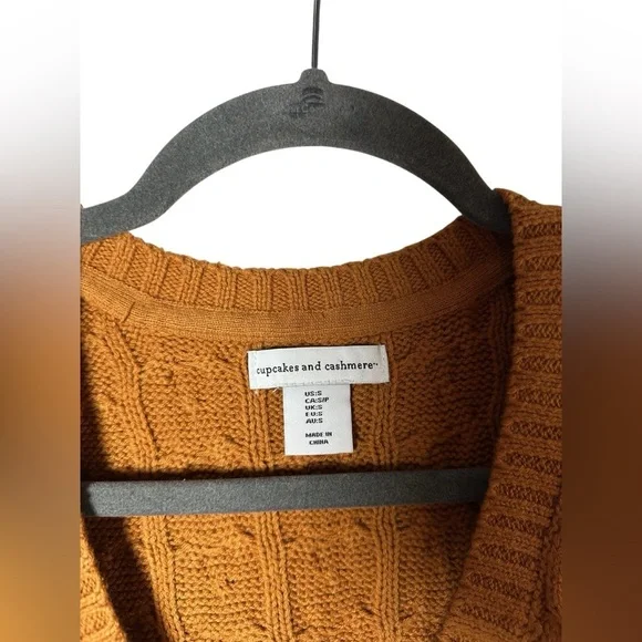 Cupcakes and Cashmere Burnt Orange / Brown Cable Knit Sweater Vest - Size S - Picture 4 of 8